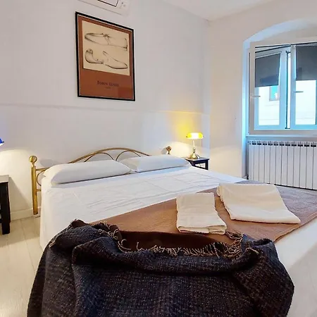 Cozy Navona Flat *